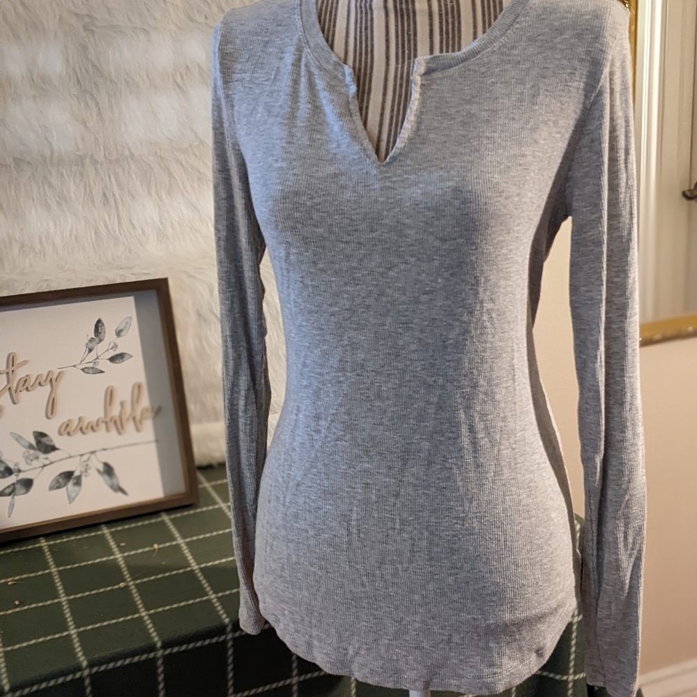 Cabi gray ribbed knit long sleeve top